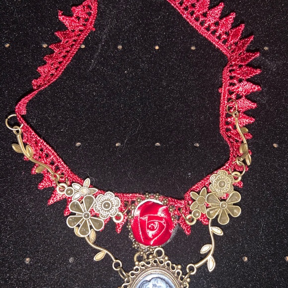 Choker - Picture 7 of 8